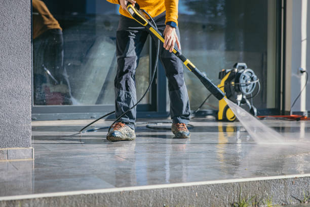 Garage Pressure Washing in Paramount, CA